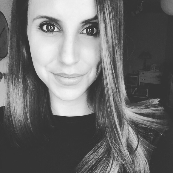 Poshmark profile picture for @photobook