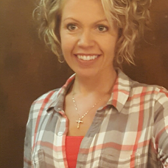 Poshmark profile picture for @simplest