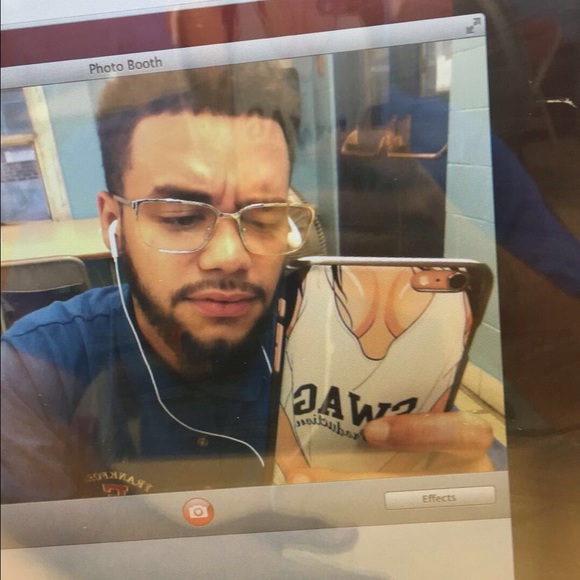 Poshmark profile picture for @violated