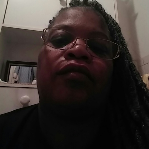 Poshmark profile picture for @pointer