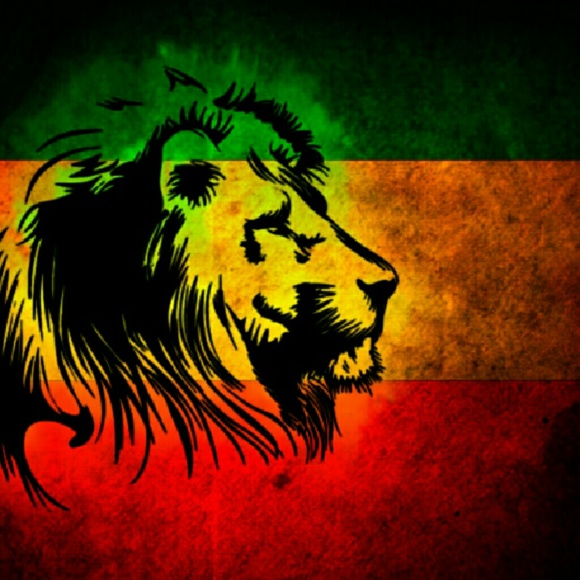 Poshmark profile picture for @switches