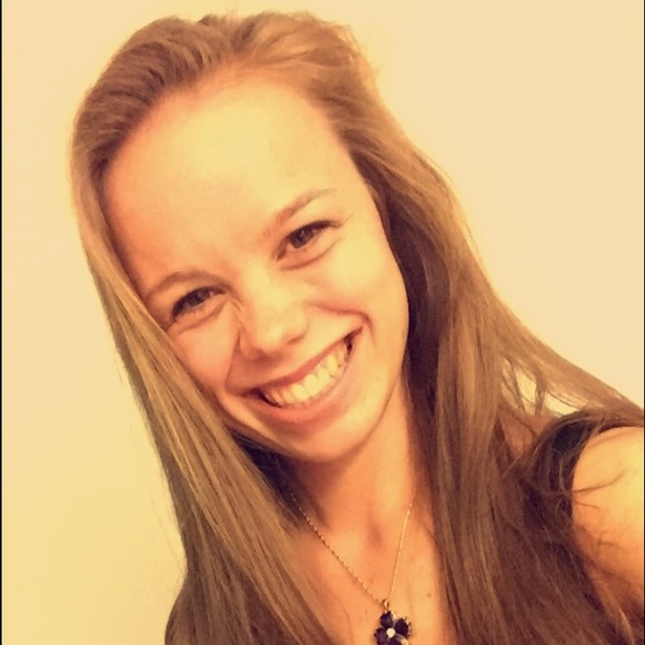 Poshmark profile picture for @rajka
