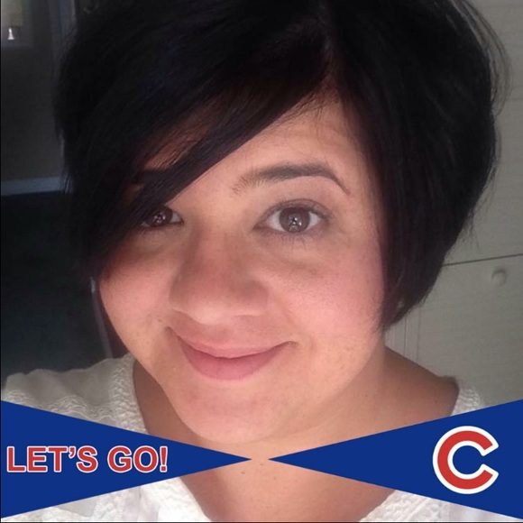 Poshmark profile picture for @viv27