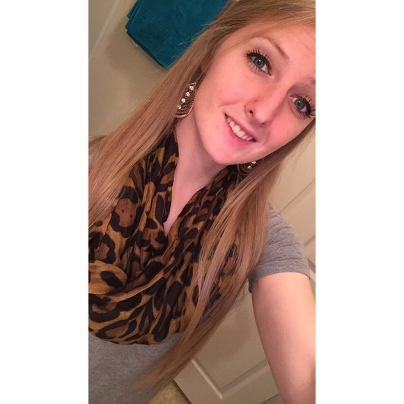 lauralewis5
