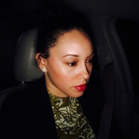 at27