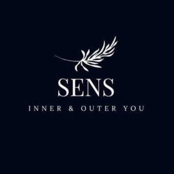Poshmark profile picture for @senss