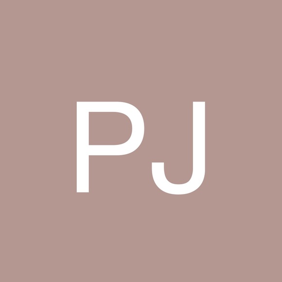 Poshmark profile picture for @iamreal
