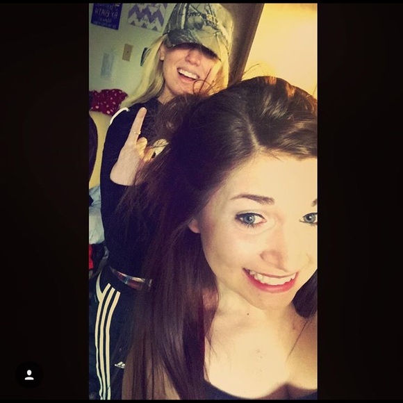 hayleyyyy933