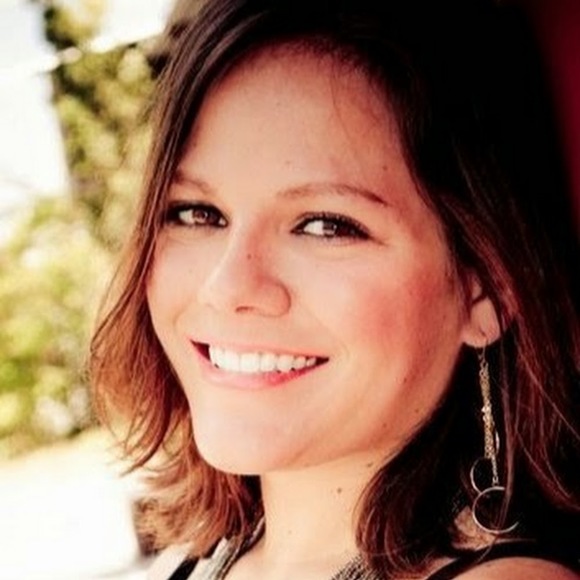 Poshmark profile picture for @amused