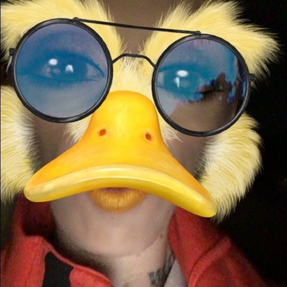 Poshmark profile picture for @contraband