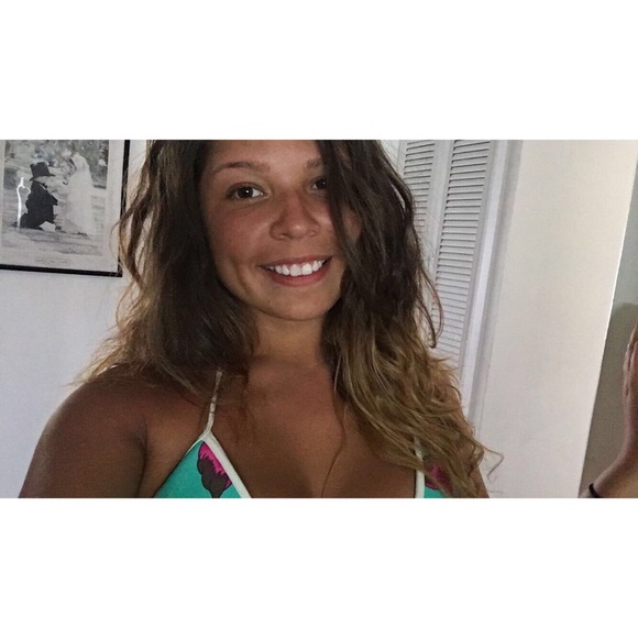alexiskarinaaa_