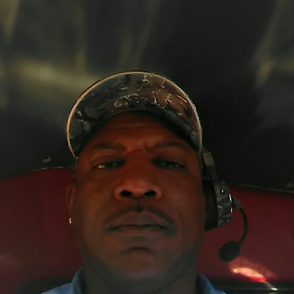 Poshmark profile picture for @tackling