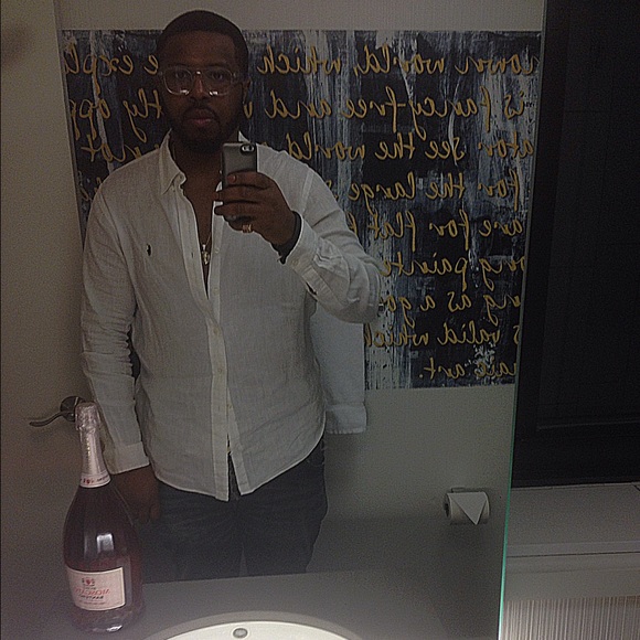Poshmark profile picture for @umarr