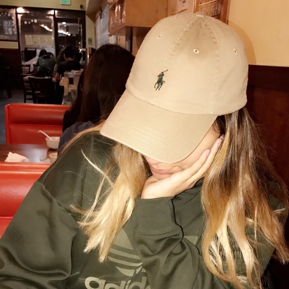 Poshmark profile picture for @outlandish