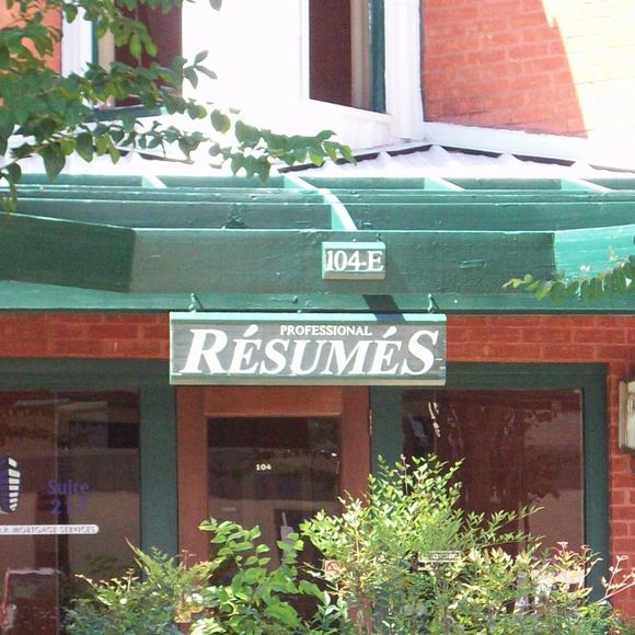 Poshmark profile picture for @resumes