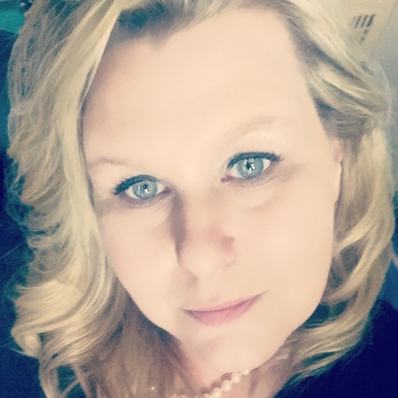 hollygperry