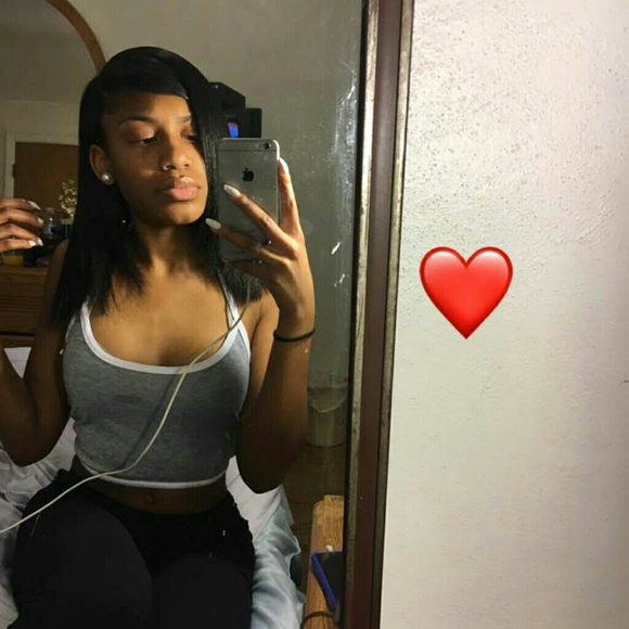 Poshmark profile picture for @influences