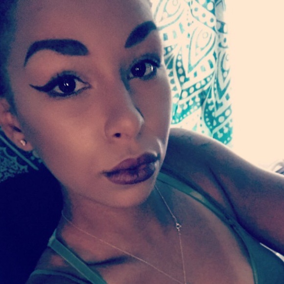 Poshmark profile picture for @natty313