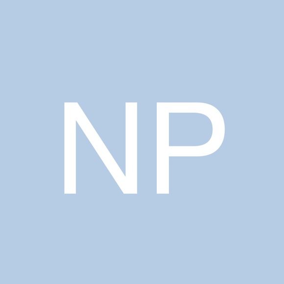 Poshmark profile picture for @pnutnam