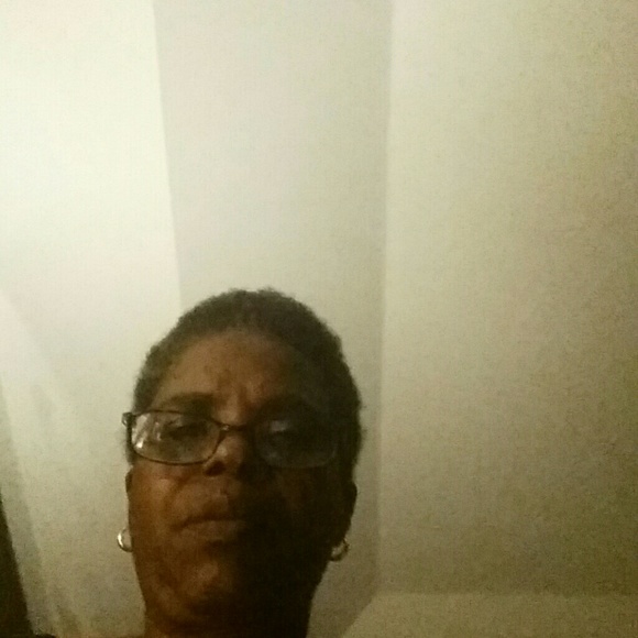 Poshmark profile picture for @abdominal