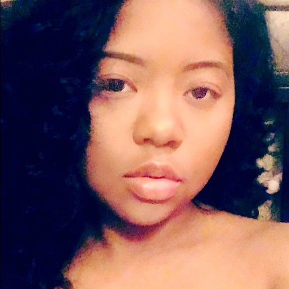 erika_raynae