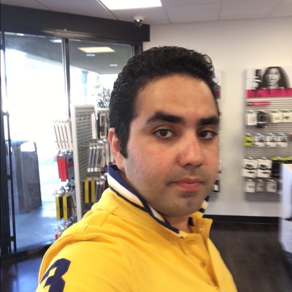 Poshmark profile picture for @pooyan