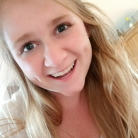 carlielyzhoft