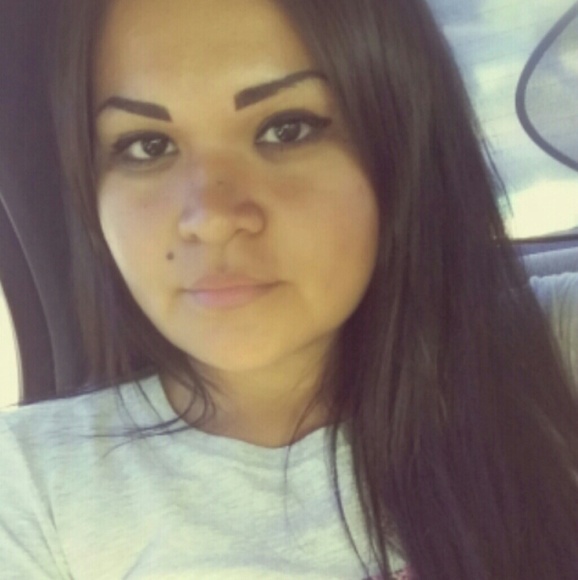 vania_dennisse