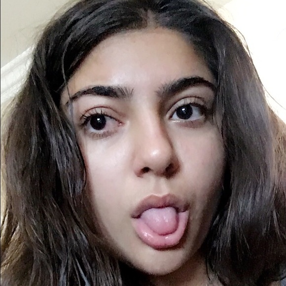 paolaessayan123
