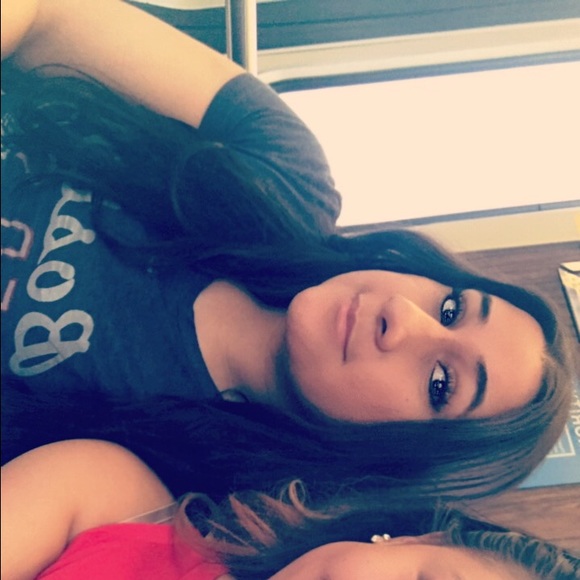 lara_t