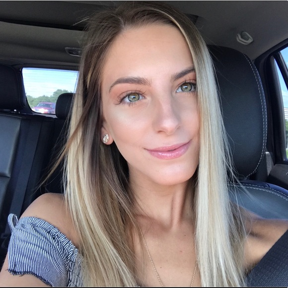julialowry29