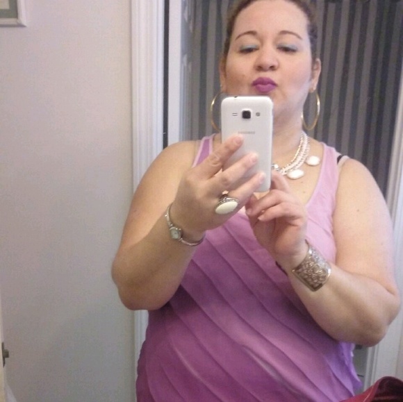 Poshmark profile picture for @gonzlez