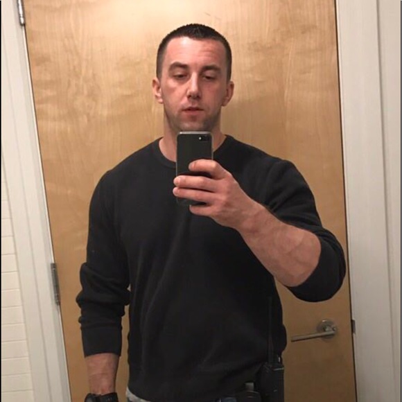 Poshmark profile picture for @gazi80
