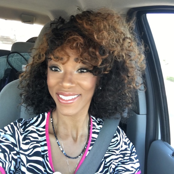 Poshmark profile picture for @kgomotso