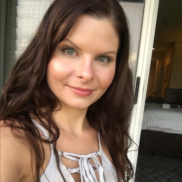 laurel_aye