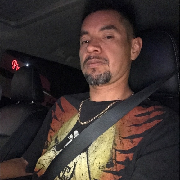 Poshmark profile picture for @tecnico