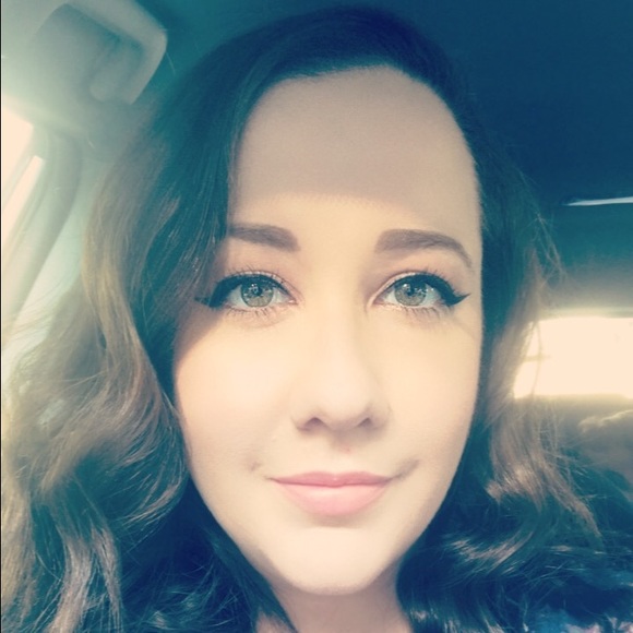 tara_nicholev