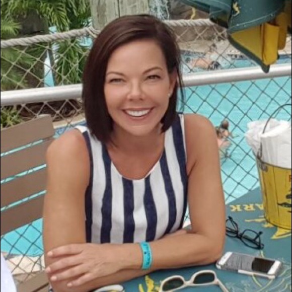 Poshmark profile picture for @mzanetti