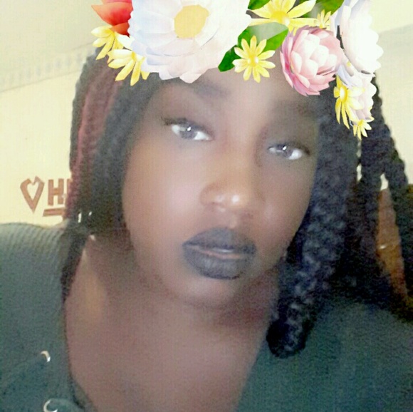 Poshmark profile picture for @mentors