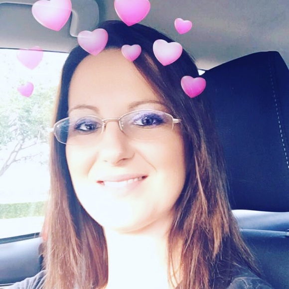 Poshmark profile picture for @nikola06