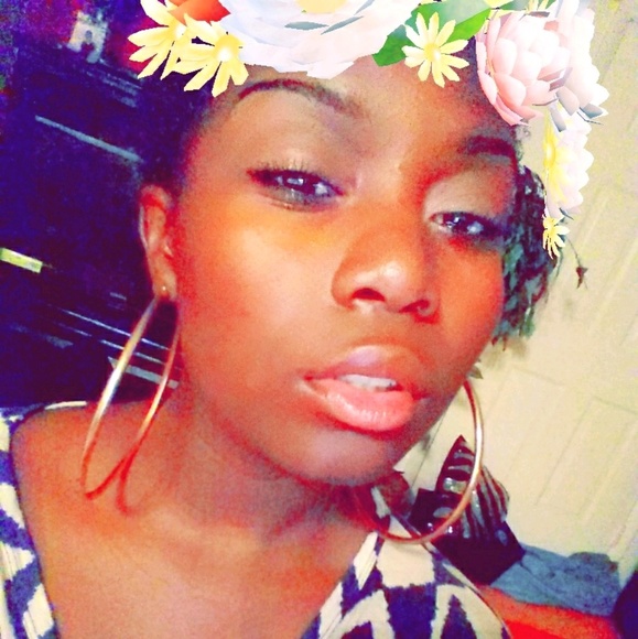 sheeee_delu