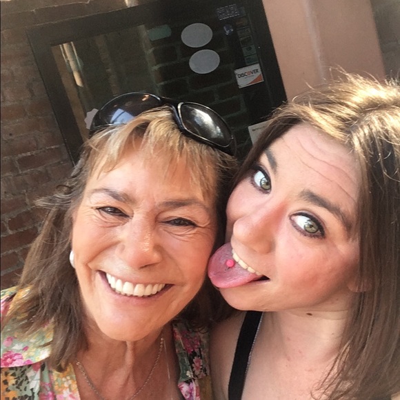 mom2ckn3
