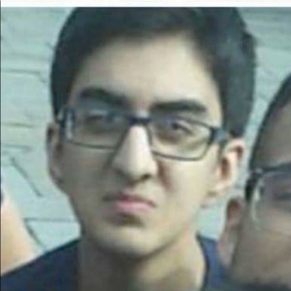 Poshmark profile picture for @goyes